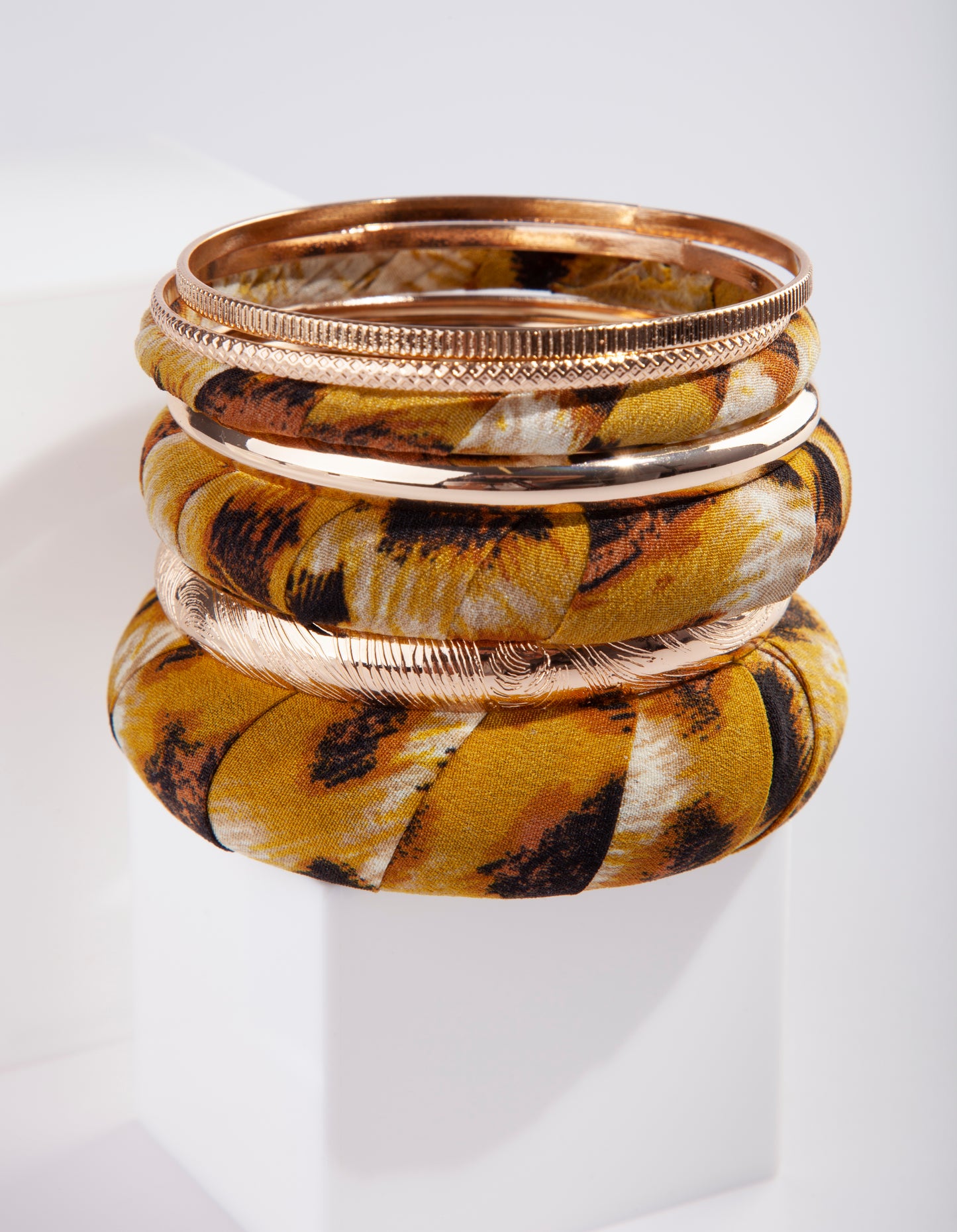 YLW FB ANIMAL WRAP BANGLE PK