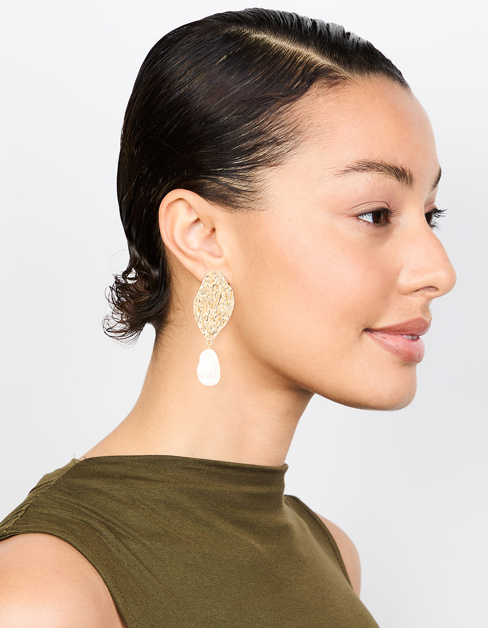 Gold Pearl Hammered Disc Drop Earrings