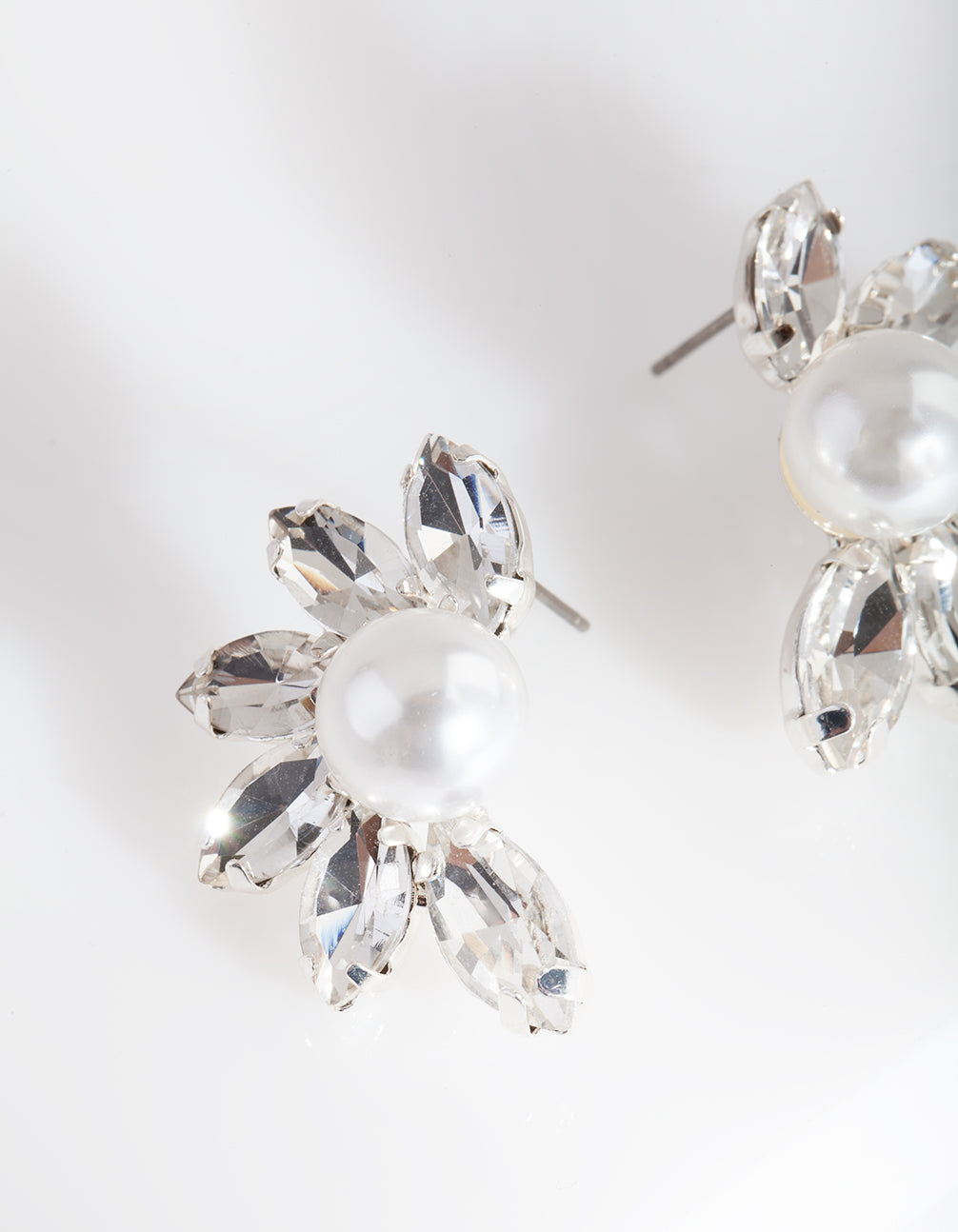 D&P SS PEARL STMNT STUD ER