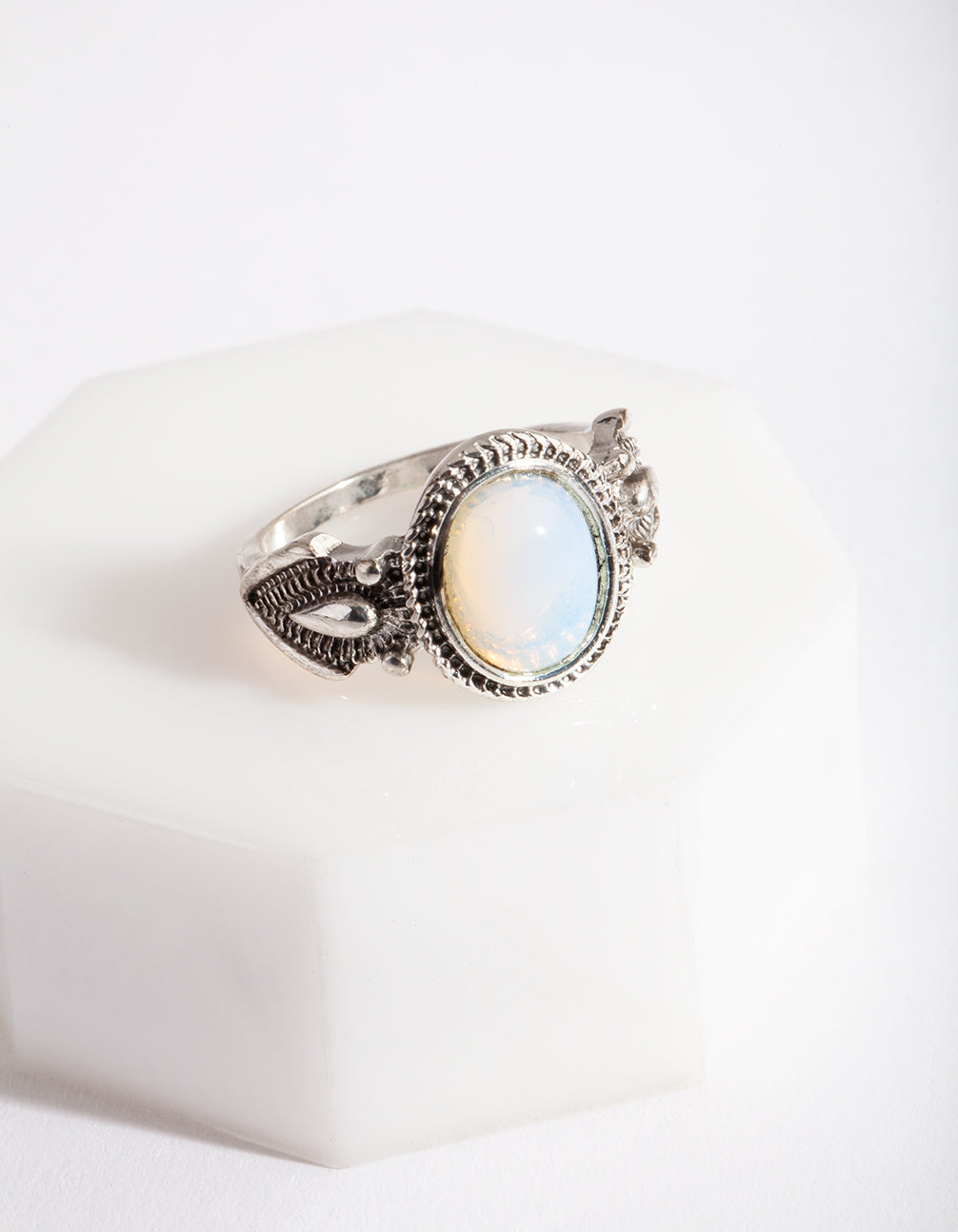 RT5F AS OVAL MOONSTN SRRND RG