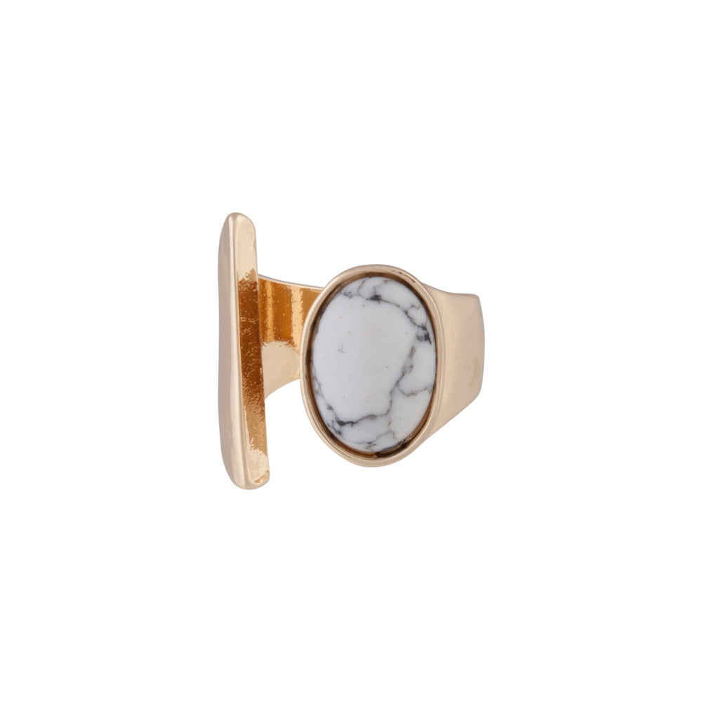 GOLD OPEN BAND RING WITH HOWLITE STONE