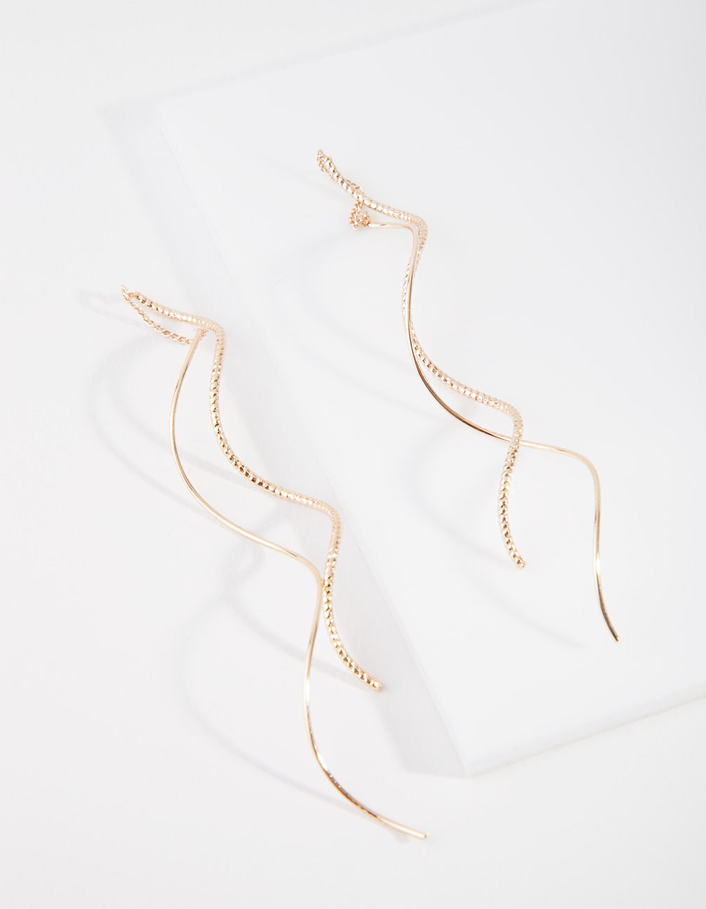 GOLD DOUBLE WAVE THREAD THROUGH EARRING