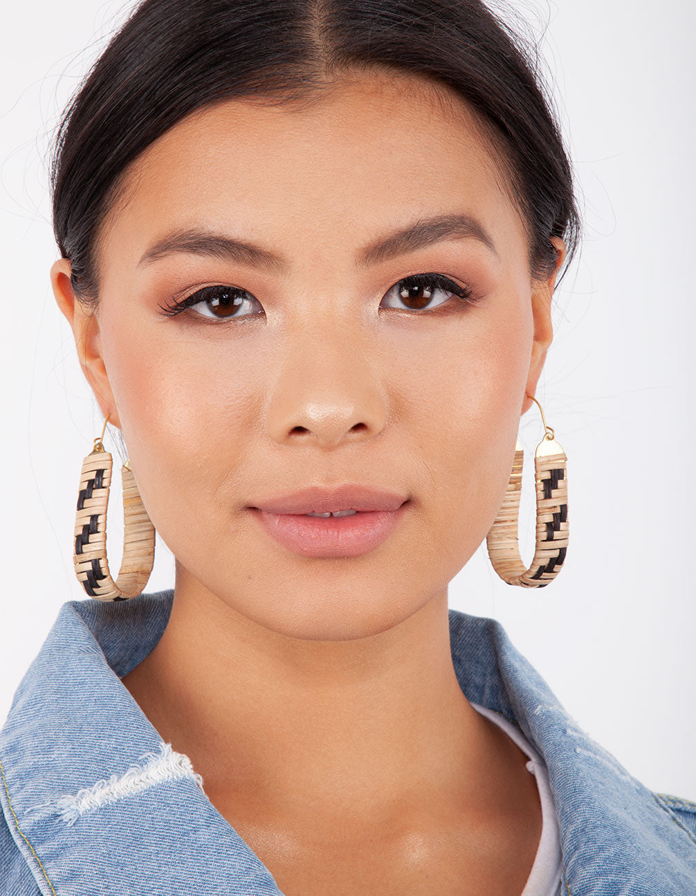 B&N RAFFIA BELL HOOP ER