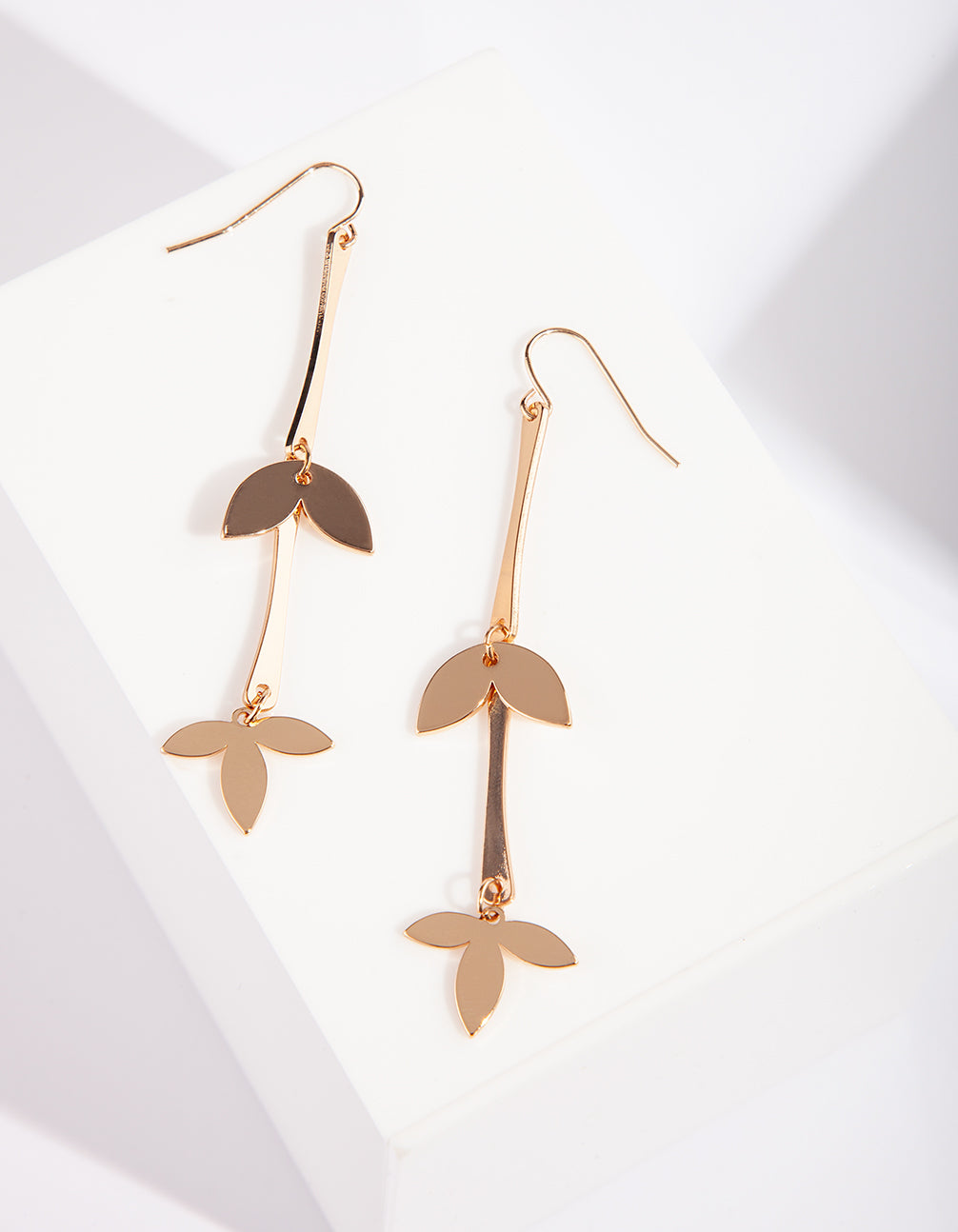 MAR19 SG LEAF SILHOUETTE ER