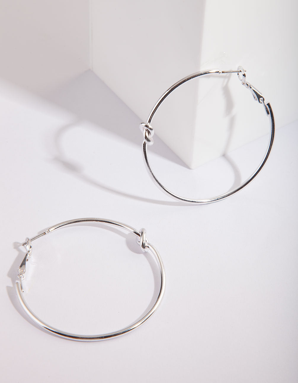 Apr19 SS KNOT HOOP ER