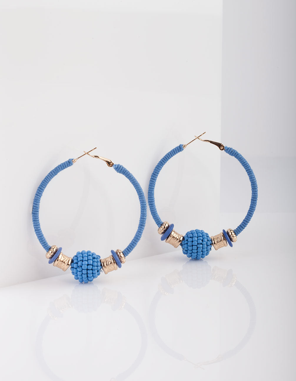 BLUE BD SEED BEAD HOOP ER
