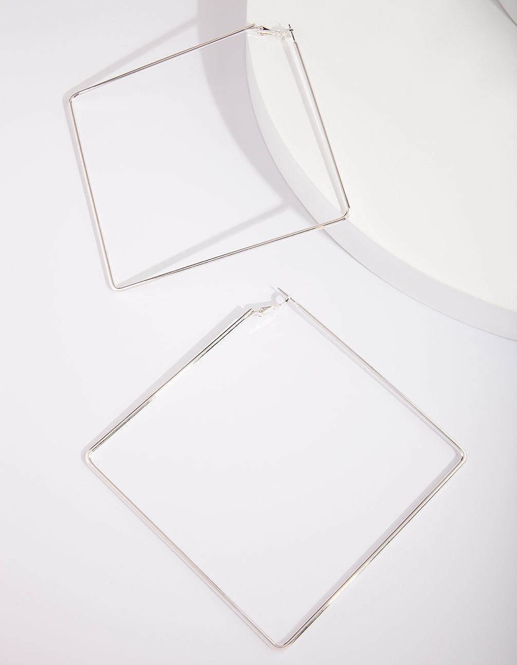 SVES SS LARGE SQAURE HOOP ER