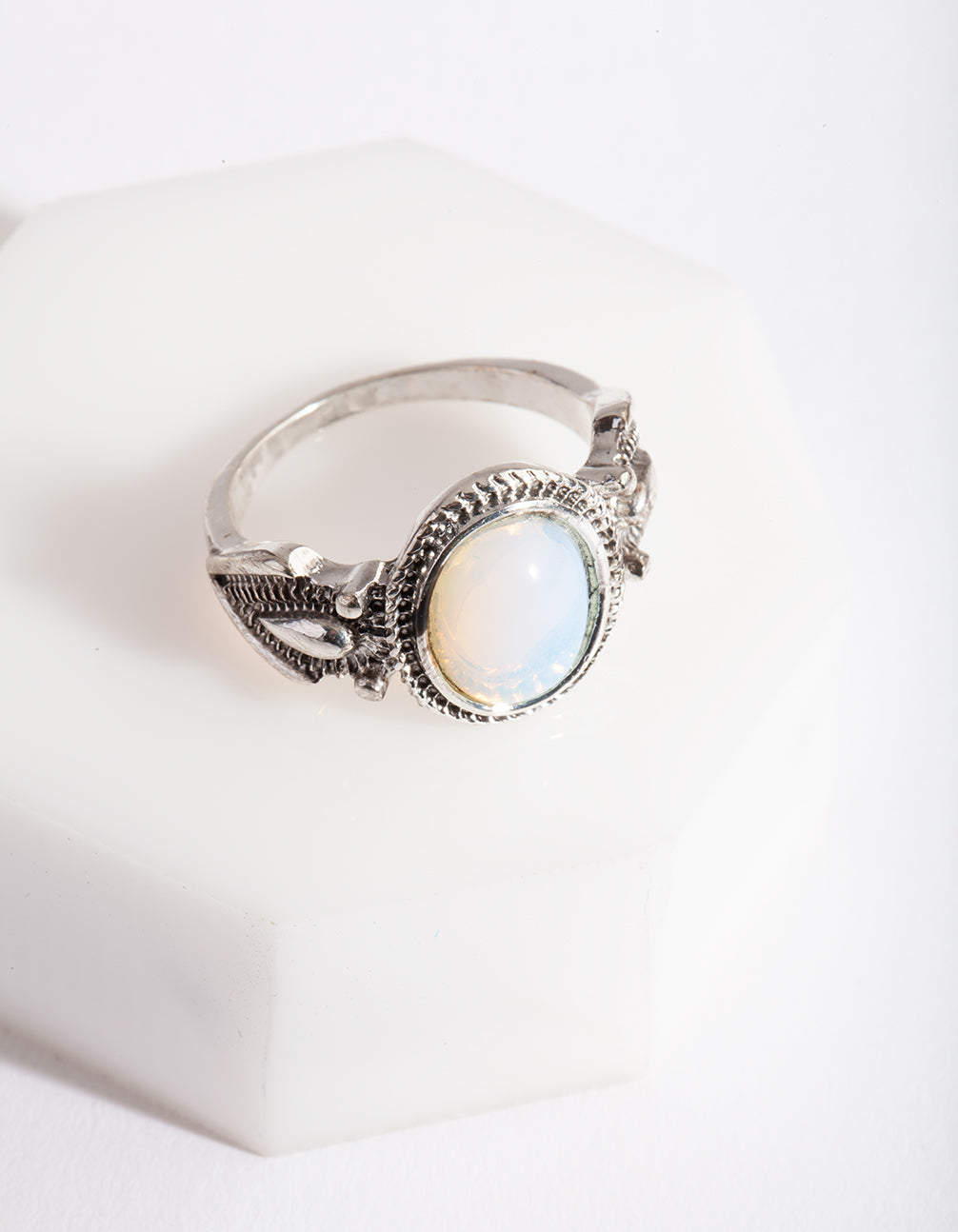 RT5F AS OVAL MOONSTN SRRND RG