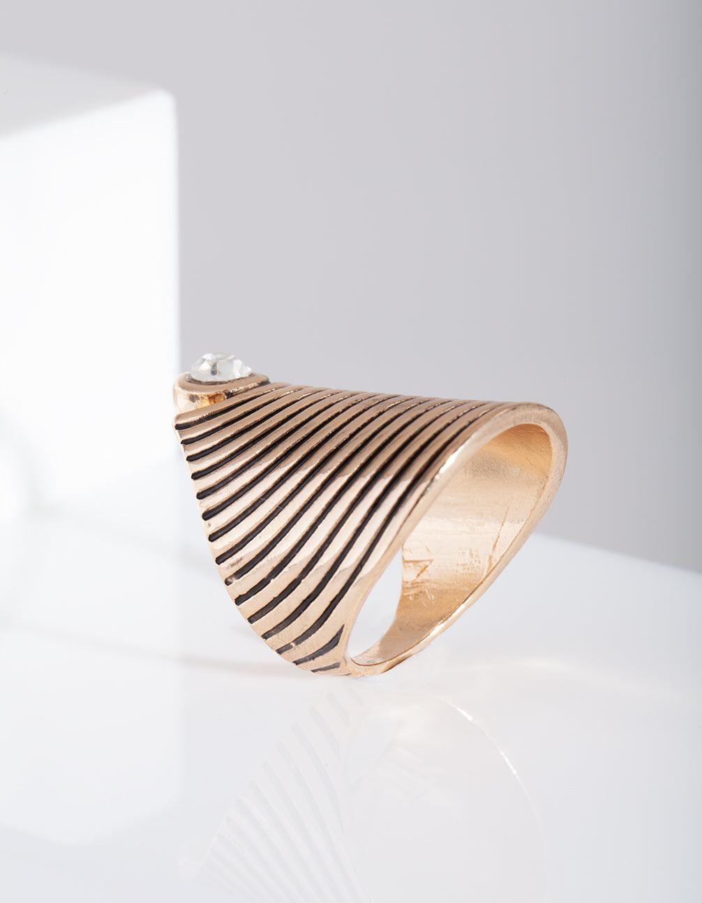 RTBK AG EGYPTIAN CROWN FAN RG