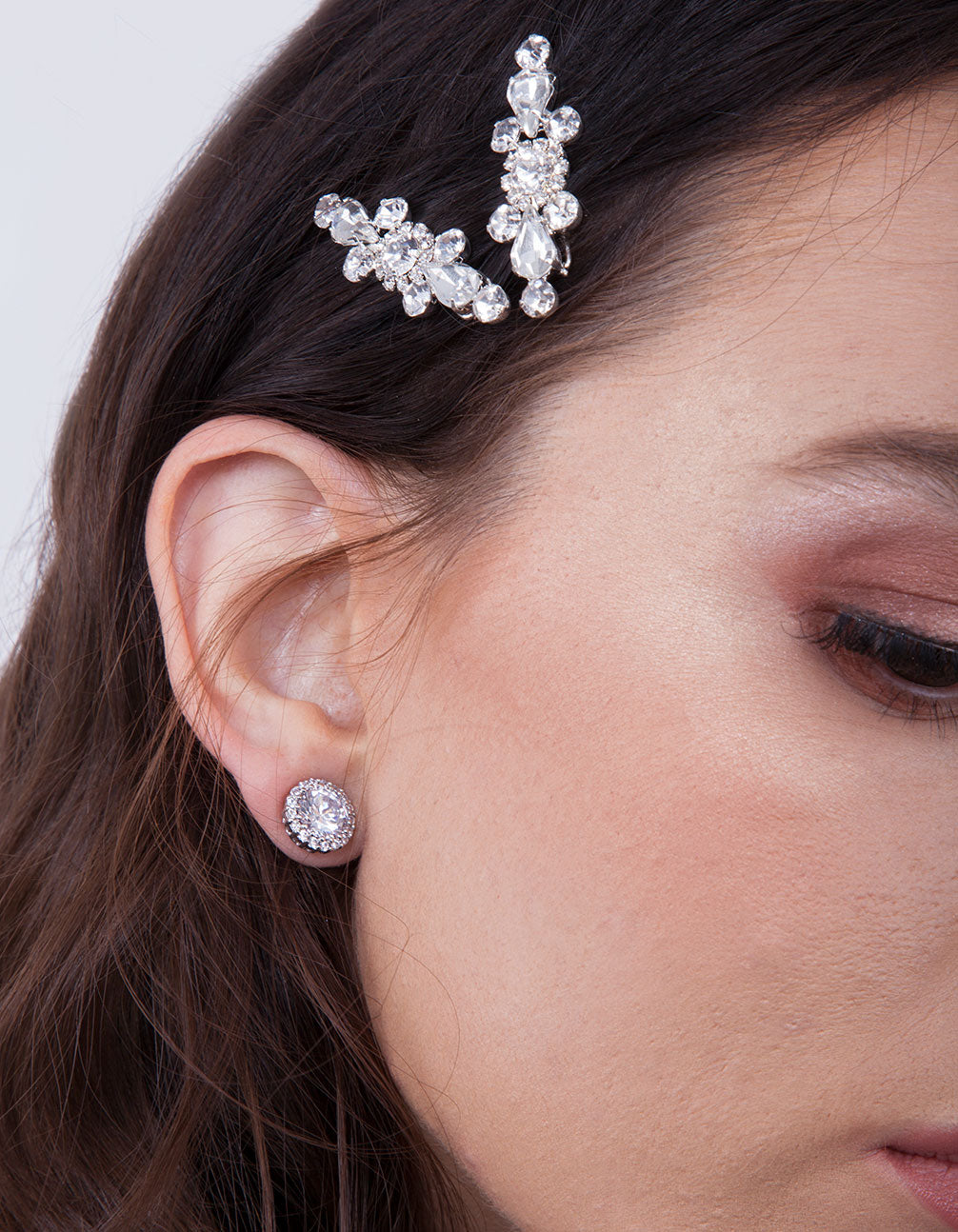 SMALL CIRCLE CRYSTAL STUD