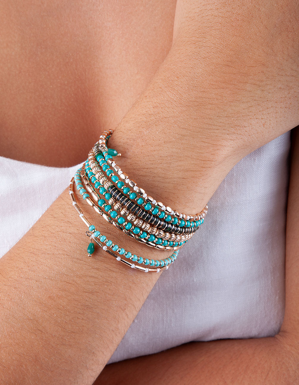 T&T SEED BEAD STRETCH CUFF
