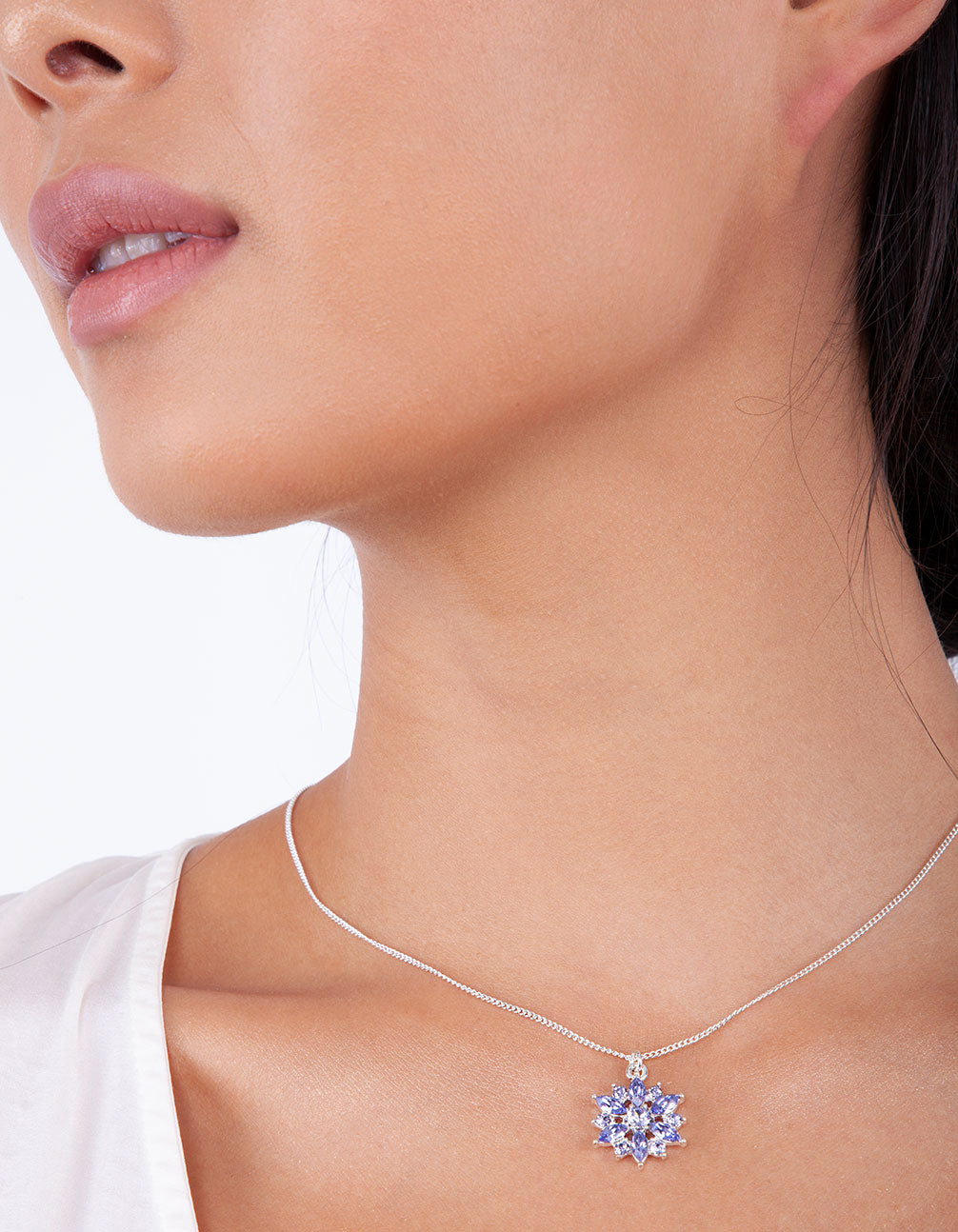 LAVENDER FACETED CRYSTAL FLOWER PENDANT NECKLACE